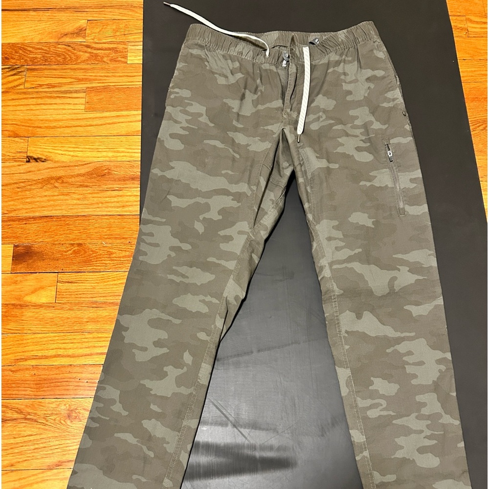 EUC Vuori Mens Sz Large Camo Green Ripstop Climber Pants